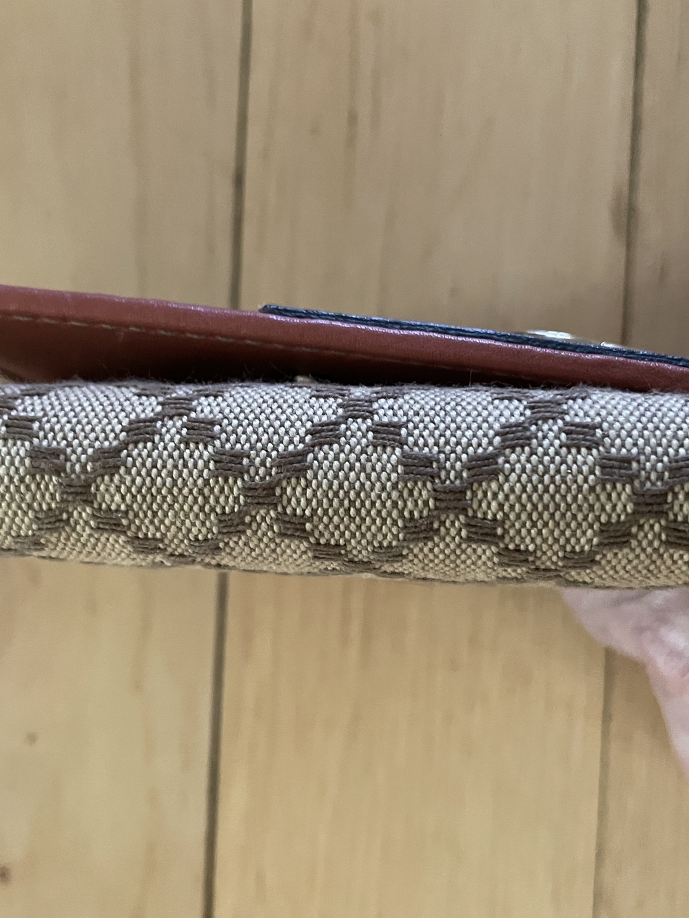 Gucci Beige Monogram Canvas Bifold Wallet with Pink Trim - Picture 5 of 10